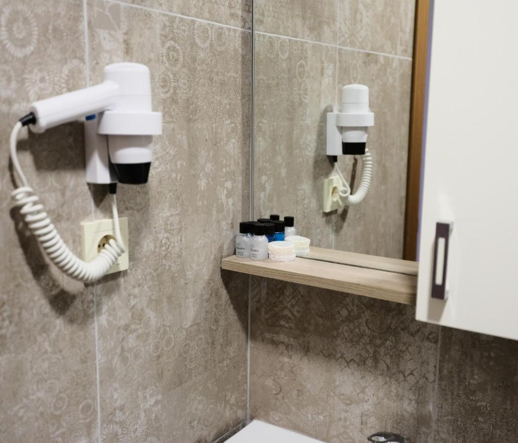 Marine View Hotel ヤロヴァ エクステリア 写真